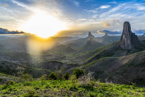 Rhumsiki peak in the lunar landscape of Rhumsiki, Mandara mountains, Far North province, Cameroon, Africa - RHPLF27408