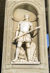 Statue of Giovanni dalle Bande Nere, Uffizi, Florence (Firenze), UNESCO World Heritage Site, Tuscany, Italy, Europe - RHPLF27538