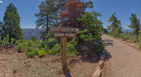 Bright Angel Point Wegweiser zum Aussichtspunkt am Grand Canyon North Rim, Grand Canyon National Park, UNESCO-Weltkulturerbe, Arizona, Vereinigte Staaten von Amerika, Nordamerika - RHPLF27738