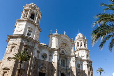Spanien, Andalusien, Cadiz, Fassade der Kathedrale von Cadiz - EGBF00936