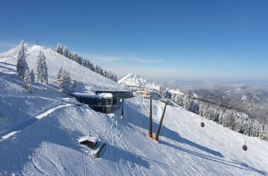 Austria, Salzburger Land, Saint Gilgen, Drone view of cable car station on Zwolferhorn mountain - WWF06488