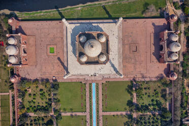 Aerial view of the Taj Mahal along Yamuna river, Agra, Uttar Pradesh, India. - AAEF21938