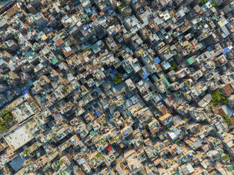 Aerial view of densely populated Mohammadpur Geneva refugee camp, known as Bihari Camp in Dhaka, Bangladesh. - AAEF21987