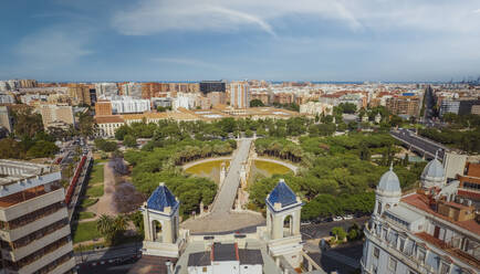 Aerial view of Pont de la Mar in Turia Park, Valencia, Spain. - AAEF22074