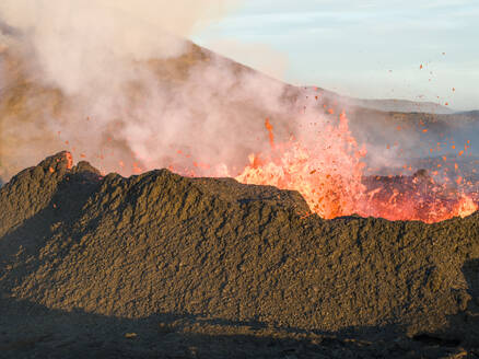 Aerial view of Litli-Hrutur (Little Ram) Volcano during an eruption on Fagradalsfjall volcanic area in southwest Iceland, it's a fissure eruption started on the Reykjanes Peninsula, Iceland. - AAEF22267