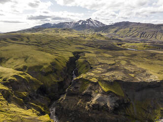 Luftaufnahme des Berges Tindfjallajokull in der Hochlandregion Islands, Hvolsvollur, Südregion, Island. - AAEF22350