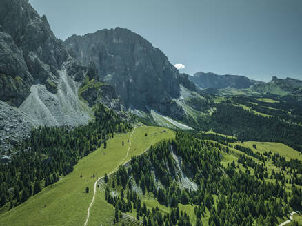 Luftaufnahme des Sassopiatto (Plattkofel), einer Bergspitze der Dolomiten im Trentino, Südtirol in Norditalien. - AAEF22657