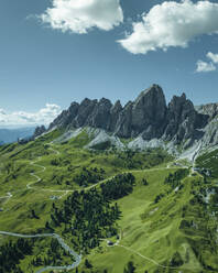 Luftaufnahme von Passo Gardena in den Dolomiten, Trentino, Südtirol, Italien. - AAEF22680