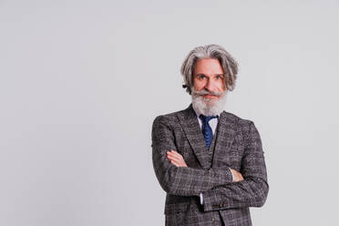 Senior hipster man with stylish suit portrait - DMDF05204
