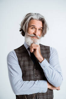 Senior hipster man with stylish suit portrait - DMDF05207