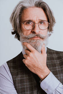 Senior hipster man with stylish suit portrait - DMDF05208