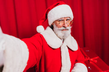 Santa Claus portrait, Christmas and newyear festive days concepts - DMDF05304