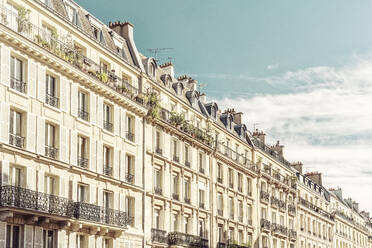 Frankreich, Ile-De-France, Paris, Reihe historischer Wohnungen in der Rue de Rome - TAMF03958