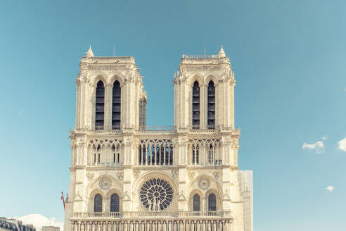 Frankreich, Ile-De-France, Paris, Fassade von Notre Dame de Paris - TAMF03981