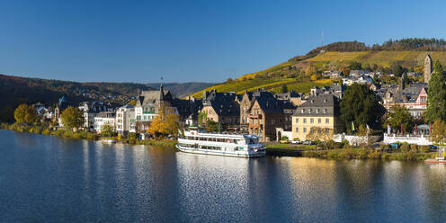 Germany, Rhineland-Palatinate, Traben-Trarbach, Town on shore of Mosel river - WGF01498