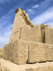 Der Karnak-Tempelkomplex ist eine UNESCO-Weltkulturerbestätte in der Nähe von Luxor, Ägypten, mit einer Vielzahl von Tempeln, Kapellen und Gebäuden - RHPLF28330