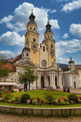 Cathedral Square and Baroque Cathedral, Brixen, Sudtirol (South Tyrol) (Province of Bolzano), Italy, Europe - RHPLF28563