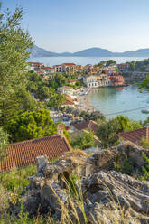 Elevated view of harbour and colourful houses in Assos, Assos, Kefalonia, Ionian Islands, Greek Islands, Greece, Europe - RHPLF28760