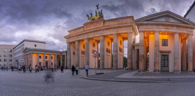 View of Brandenburg Gate at dusk, Pariser Square, Unter den Linden, Berlin, Germany, Europe - RHPLF28840