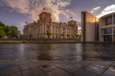 View of the River Spree and the Reichstag (German Parliament building) at sunset, Mitte, Berlin, Germany, Europe - RHPLF28867