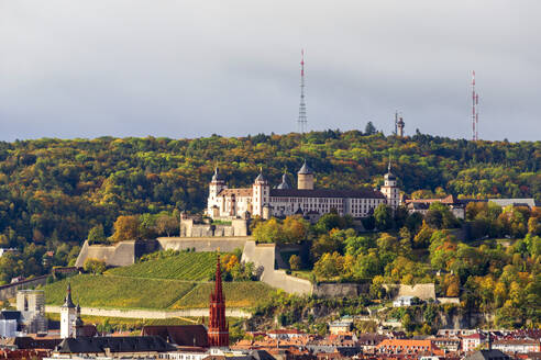 Germany, Bavaria, Wurzburg, Marienberg Fortress in autumn - NDF01600