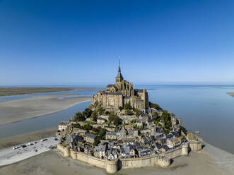 Frankreich, Normandie, Luftaufnahme des Mont Saint-Michel - AMF09979