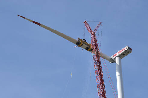 Germany, Rhineland-Palatinate, Flonheim, Construction of large wind turbine - BSCF00673