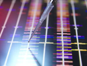 Tröpfchen einer DNA-Probe durch eine Pipette über Forschungsdaten - ABRF01099