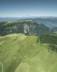 Aerial view of the mountain ridge at the top of Alpe di Siusi (Seiser Alm) on the Dolomites mountains, Trentino, South Tyrol in Northern Italy. - AAEF23573