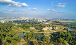 Luftaufnahme des Nationalparks Tel Afek, Antipatris, Israel. - AAEF23843