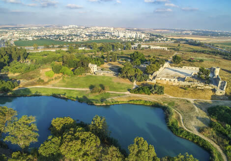 Luftaufnahme des Nationalparks Tel Afek, Antipatris, Israel. - AAEF23844
