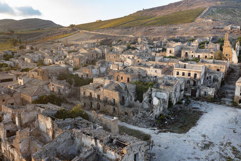 Italy, Sicily, Poggioreale, Ghost town ruined by earthquake - FCF02166