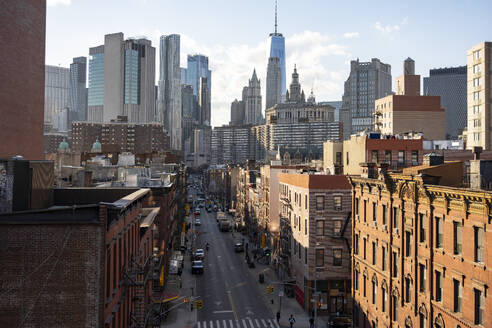 Gebäude mit modernen Wolkenkratzern in Lower East Side Manhattan - MMPF01005