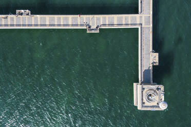 Luftaufnahme der Brücke von Burgas am Schwarzen Meer, Provinz Burgas, Bulgarien. - AAEF24096