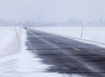 Snow on country road during winter - FOLF12550