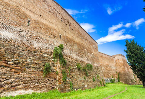 Roman Aurelian Walls (Mura Aureliane), UNESCO World Heritage Site, Rome, Latium (Lazio), Italy, Europe - RHPLF29137