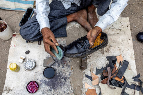 Shoeshine in Babra, Maharashtra, India, Asia - RHPLF29172