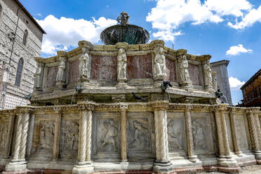 Fontana Maggiore (Fontana di Piazza), Perugia, Umbria, Italy, Europe - RHPLF29175