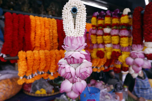 Flower garlands as temple offerings for Hindu ceremony, Indian flower shop at Sri Maha Mariamman Temple, Bangkok, Thailand, Southeast Asia, Asia - RHPLF29235