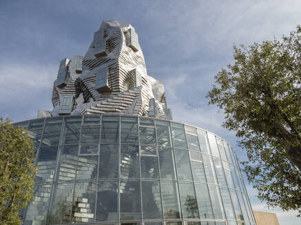 Der Turm von Frank Gehry, Kunstzentrum LUMA, Parc des Ateliers, Arles, Provence, Frankreich, Europa - RHPLF29300