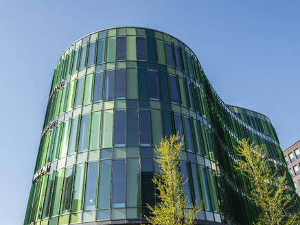 Moderne Architektur mit der grünen Glasvase, Malmö, Schweden, Skandinavien, Europa - RHPLF29313