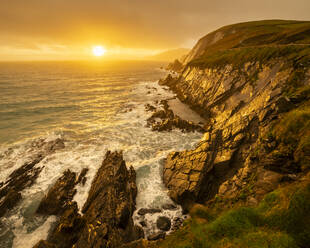 Sunset over Coumeenoole, Dingle Peninsula, County Kerry, Munster, Republic of Ireland (Eire), Europe - RHPLF29609