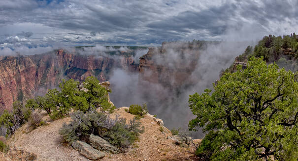 Dampfartiger Nebel, der aus dem Grand Canyon South Rim östlich des Grandview Point aufsteigt, Grand Canyon National Park, UNESCO-Weltkulturerbe, Arizona, Vereinigte Staaten von Amerika, Nordamerika - RHPLF29623