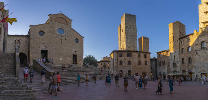 View of historic centre and towers in Piazza del Duomo, San Gimignano, UNESCO World Heritage Site, Province of Siena, Tuscany, Italy, Europe - RHPLF29710