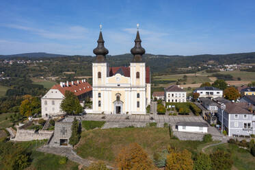 Österreich, Niederösterreich, Maria Taferl, Fassade einer ländlichen Basilika - WWF06588