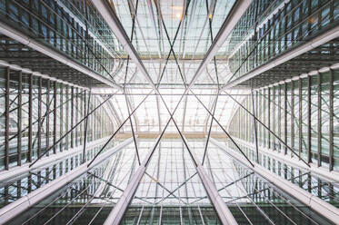 Decke eines modernen Glasgebäudes - MMPF01046