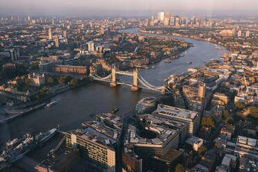 Die Stadt London mit der Themse bei Sonnenuntergang - MMPF01057