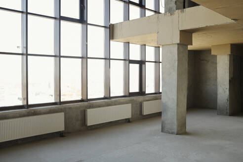 Loft apartment with large window under construction - DSHF01324