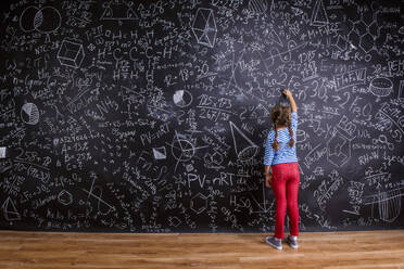 Studioaufnahme von Kindern und Lehrer, Schulzeit. - HPIF35455