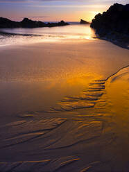 Portugal, Algarve, Praia da Amoreira at sunset - DSGF02502